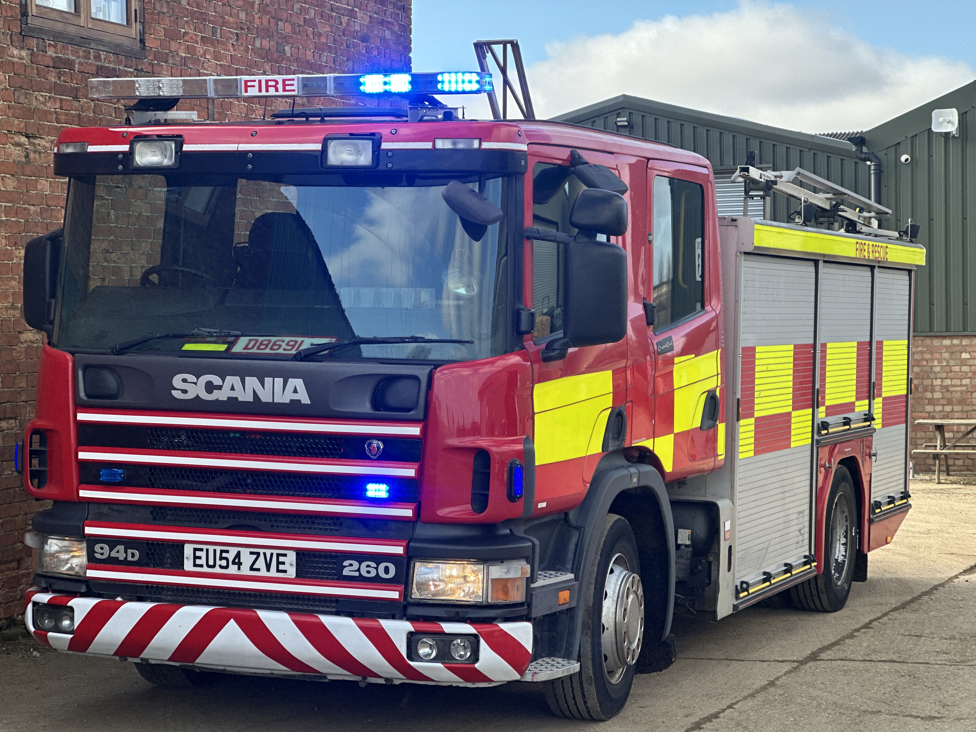 Scania appliance with emergency lighting illuminated